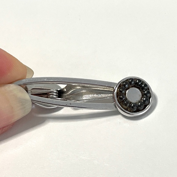 Swank Cufflinks and Tie Clip Set - Picture 5 of 9